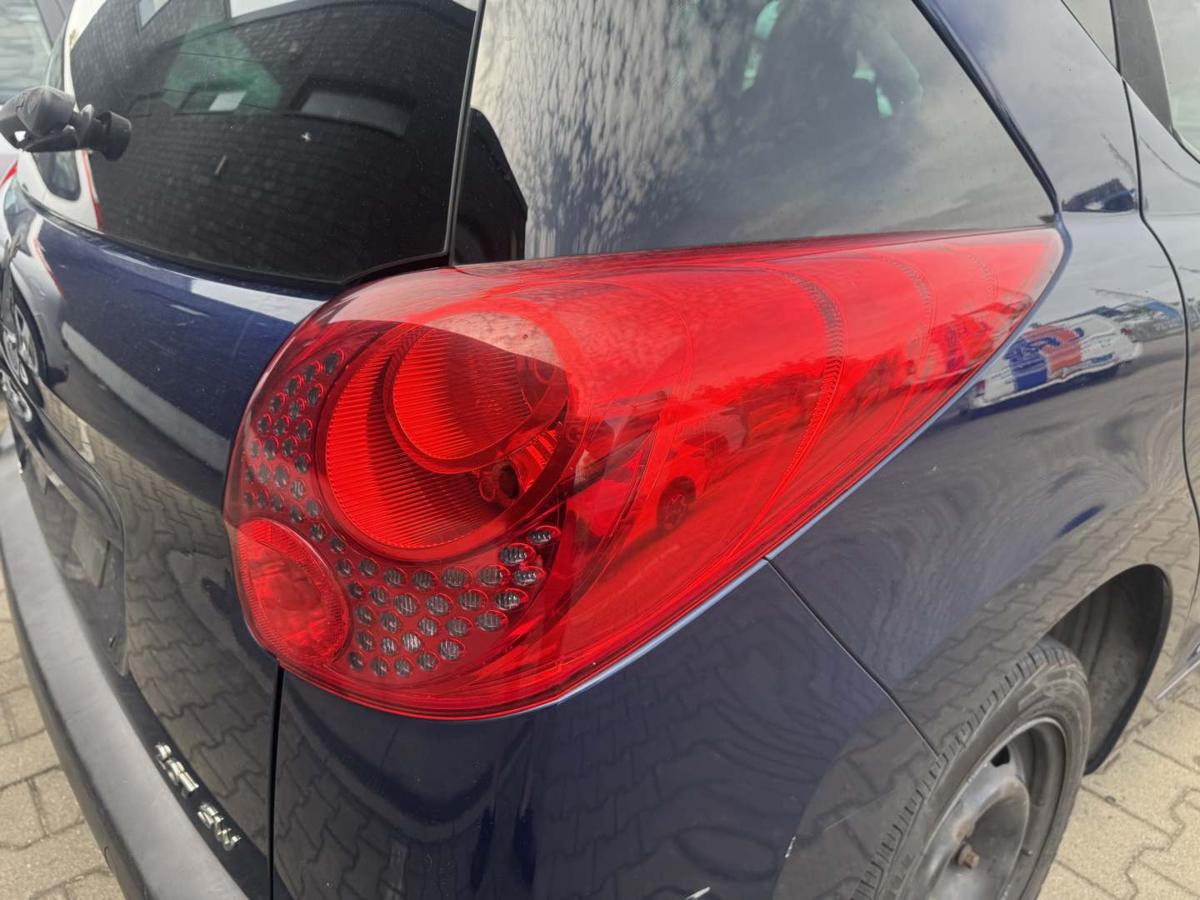 Peugeot 207SW original R&uuml;cklicht R&uuml;ckleuchte Schlussleuchte rechts Kombi Bj.2009